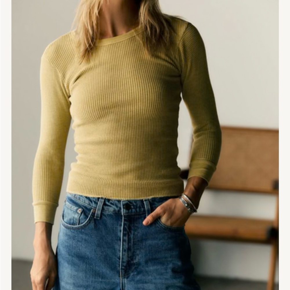 NWOT IMOGENE AND WILLIE waffle thermal crew top in faded yellow sz small